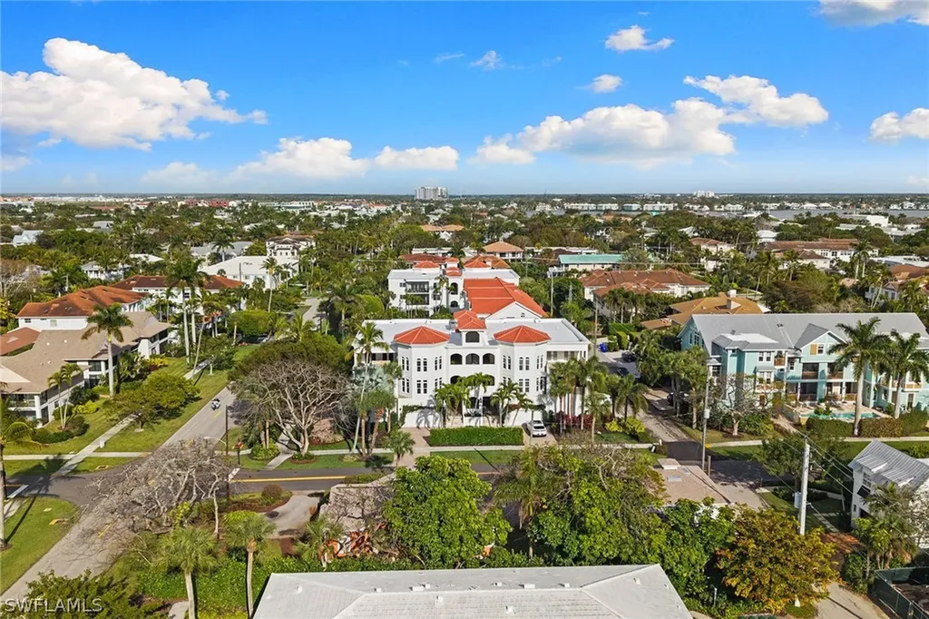 1005 4th Street S Naples FL 34102