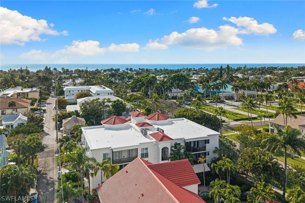 1005 4th Street S Naples FL 34102