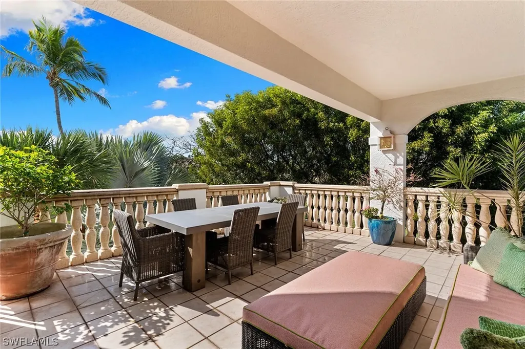 1005 4th Street S Naples FL 34102