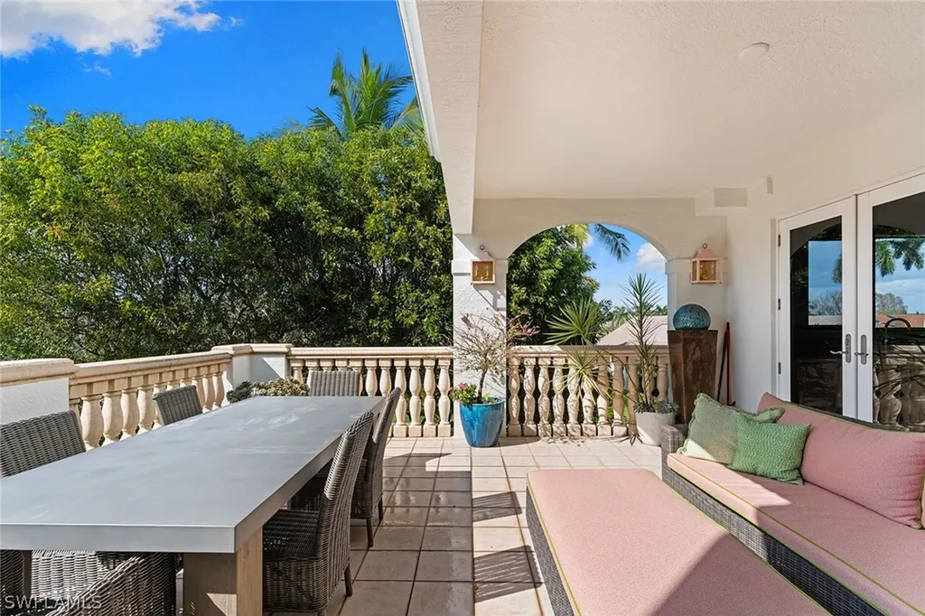 1005 4th Street S Naples FL 34102