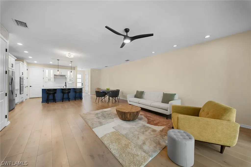 13005 Pembroke Drive Naples FL 34105