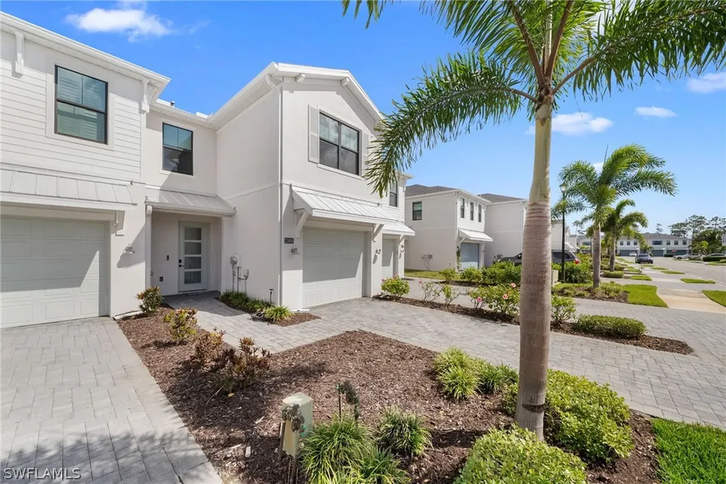 13005 Pembroke Drive Naples FL 34105