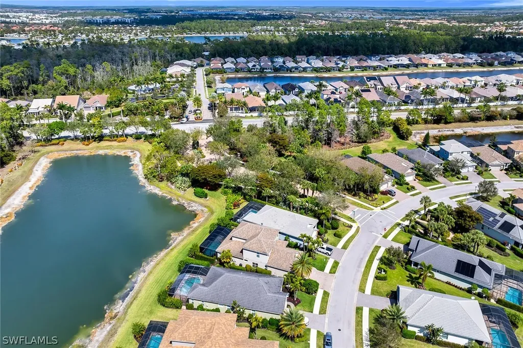 3783 Canopy Circle Naples FL 34120