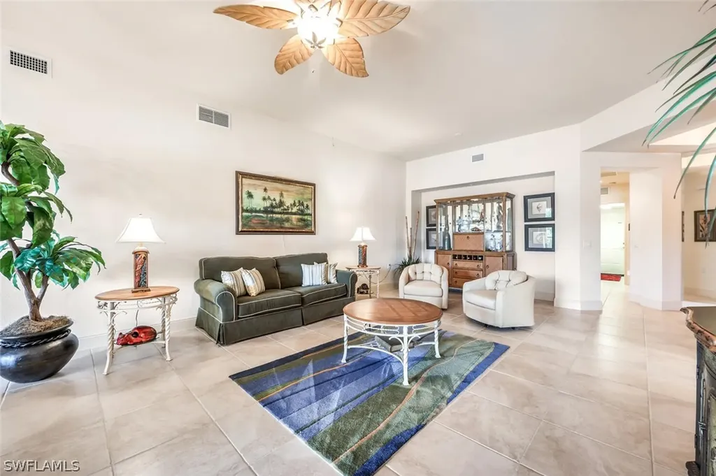9242 Tesoro Lane Naples FL 34114