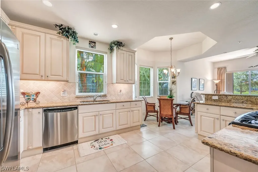 9242 Tesoro Lane Naples FL 34114