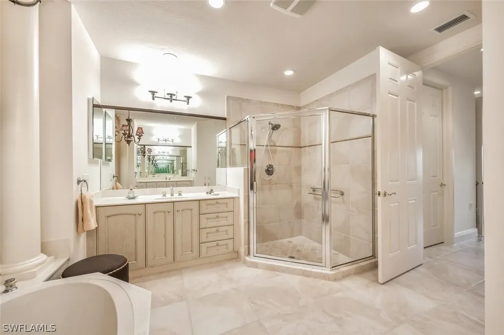9242 Tesoro Lane Naples FL 34114
