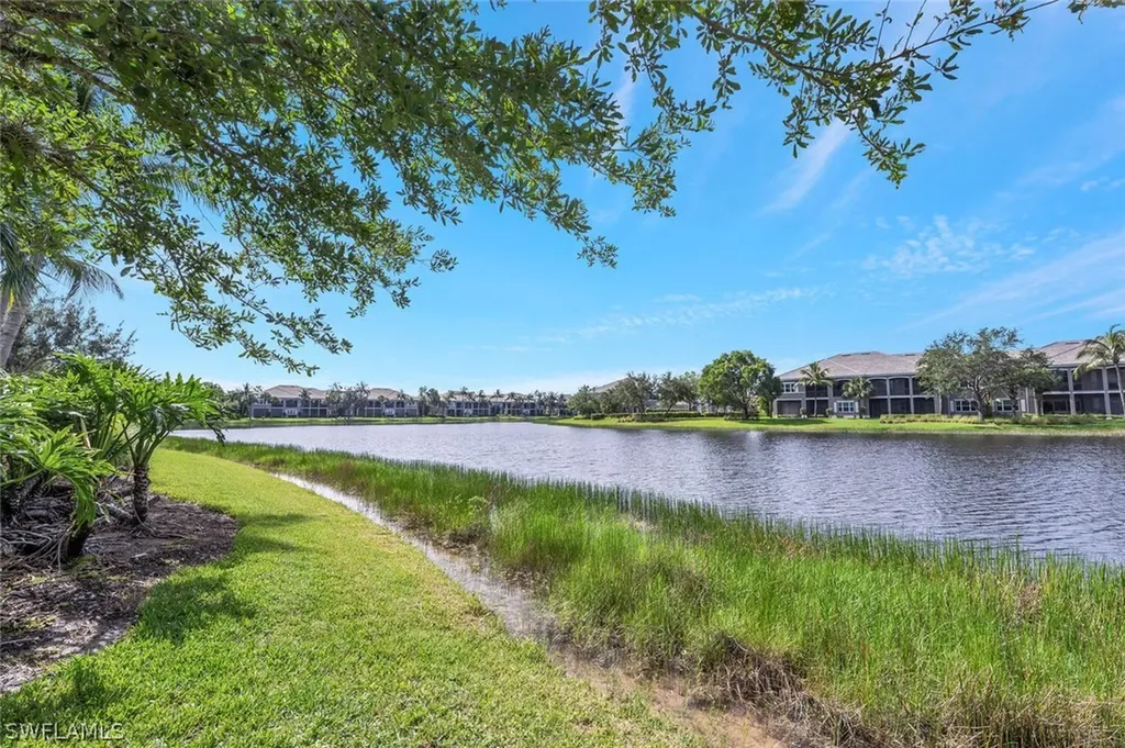9242 Tesoro Lane Naples FL 34114