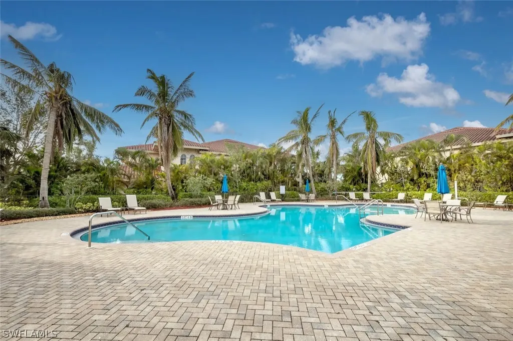 9242 Tesoro Lane Naples FL 34114