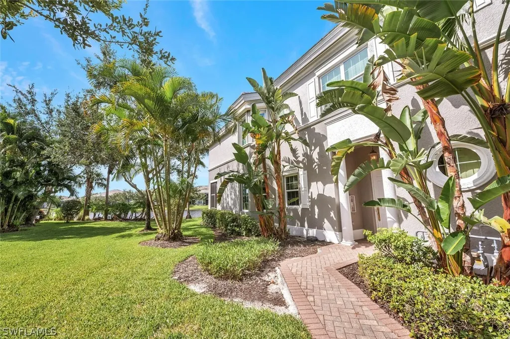 9242 Tesoro Lane Naples FL 34114
