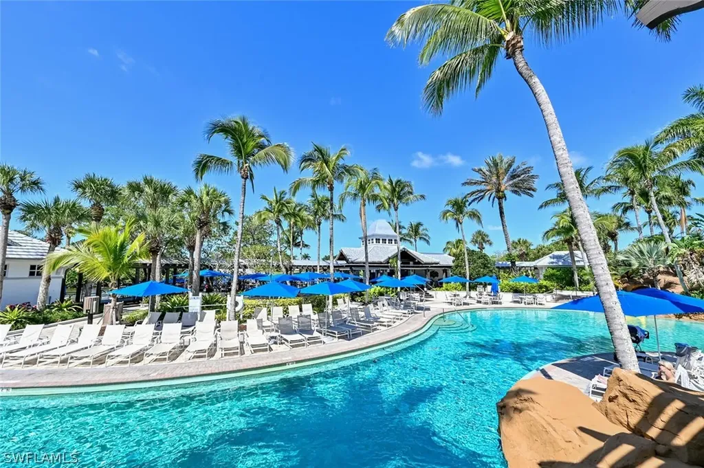 9242 Tesoro Lane Naples FL 34114