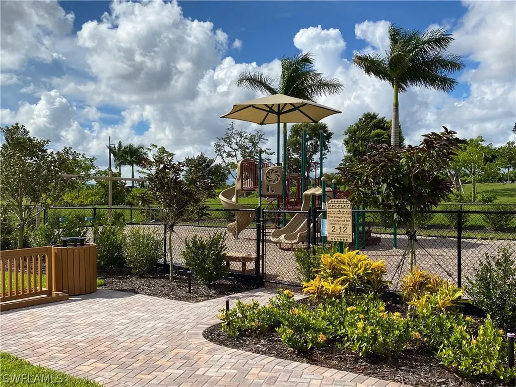 14639 Edgewater Circle Naples FL 34114