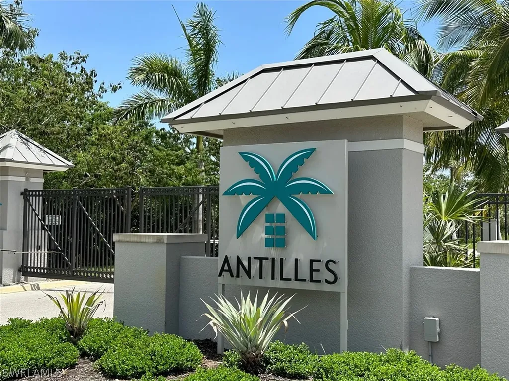 214 Indies Drive E Naples FL 34114