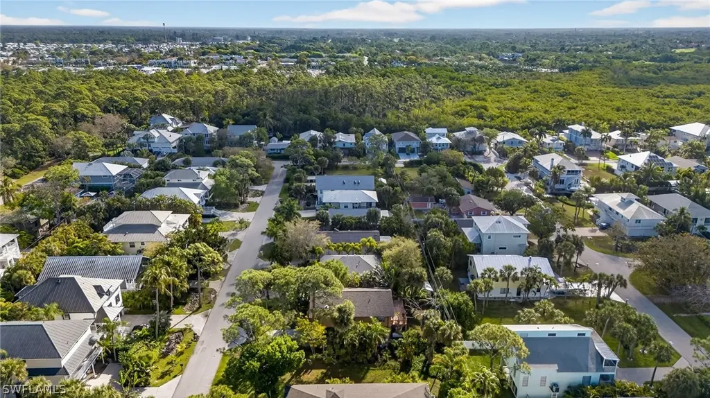 750 Park Avenue Naples FL 34110