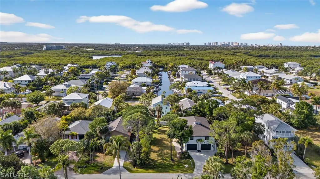 750 Park Avenue Naples FL 34110