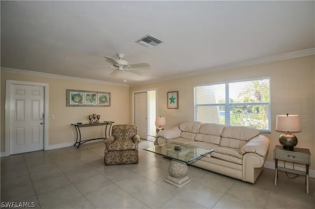 671 98th Avenue N Naples FL 34108