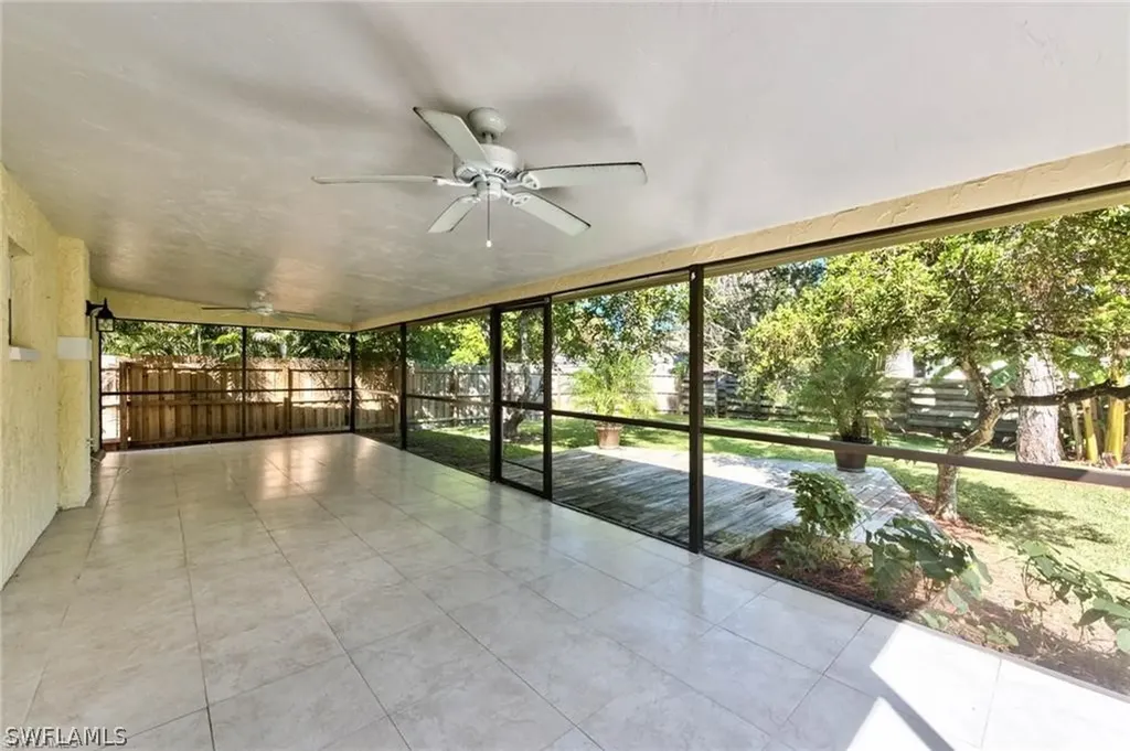 671 98th Avenue N Naples FL 34108