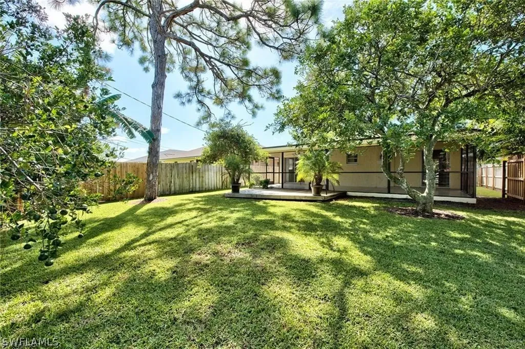 671 98th Avenue N Naples FL 34108