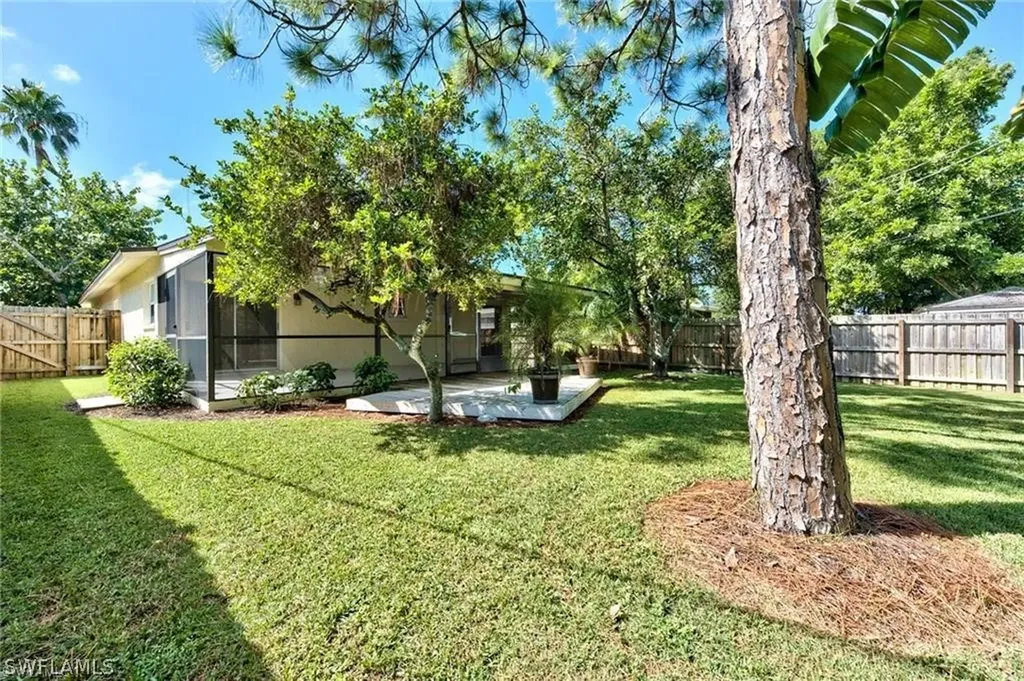 671 98th Avenue N Naples FL 34108