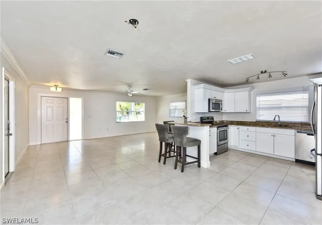 671 98th Avenue N Naples FL 34108