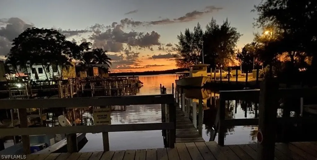 1180 Chokoloskee Drive Chokoloskee FL 34138