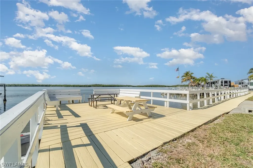 1180 Chokoloskee Drive Chokoloskee FL 34138