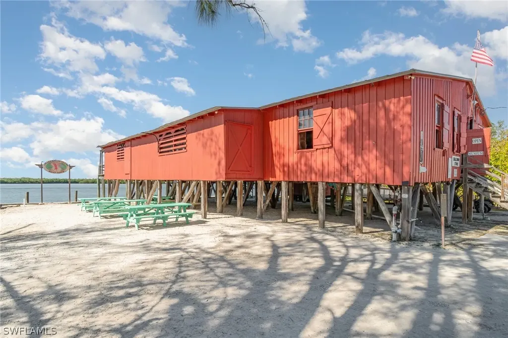 1180 Chokoloskee Drive Chokoloskee FL 34138