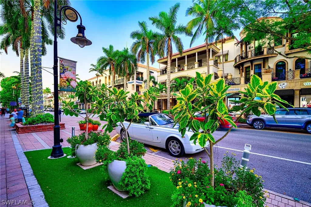 1100 9th Street S Naples FL 34102