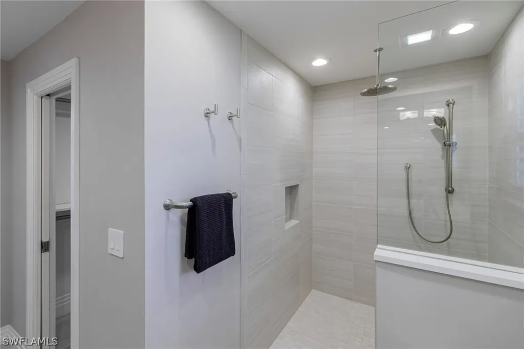 3720 Parkview Way Naples FL 34103