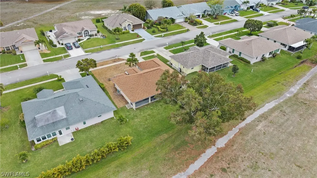 135 Estelle Drive Naples FL 34112