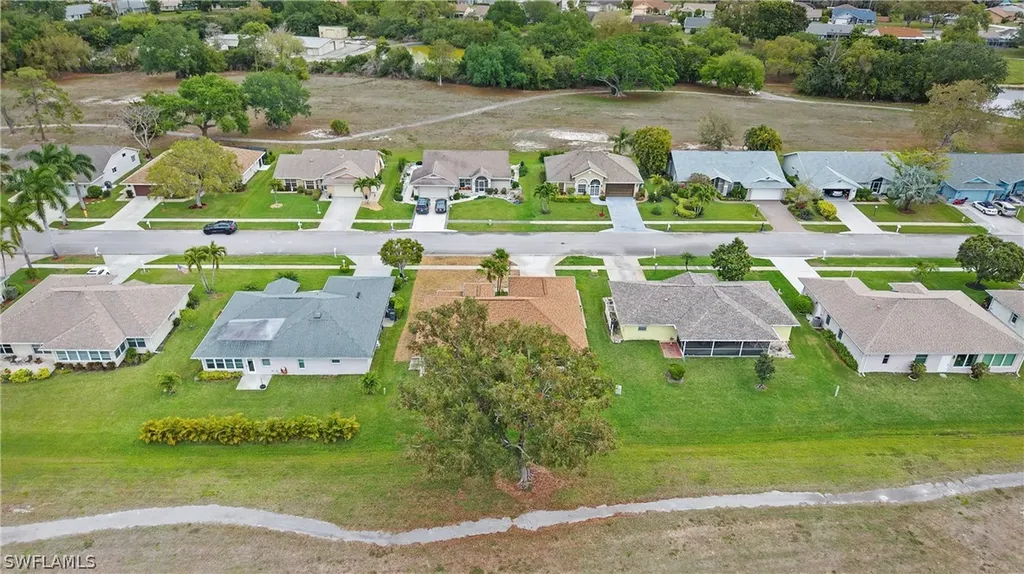 135 Estelle Drive Naples FL 34112