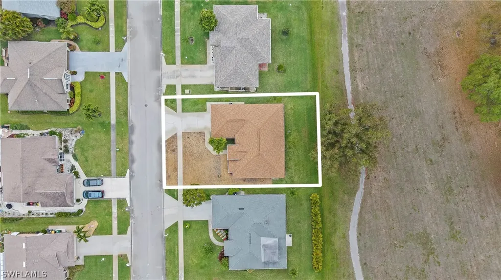 135 Estelle Drive Naples FL 34112
