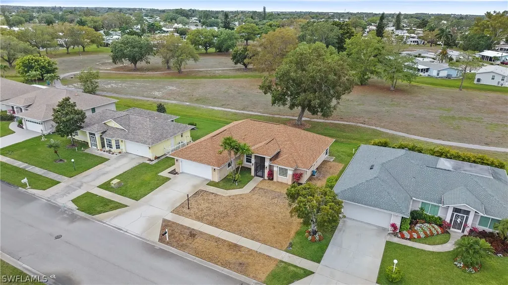 135 Estelle Drive Naples FL 34112