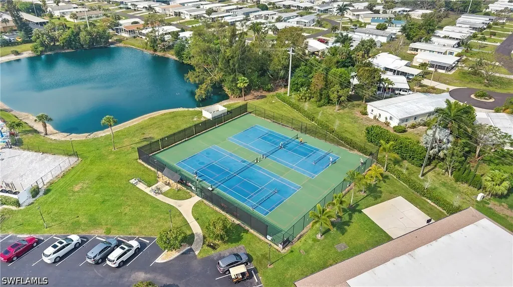 135 Estelle Drive Naples FL 34112