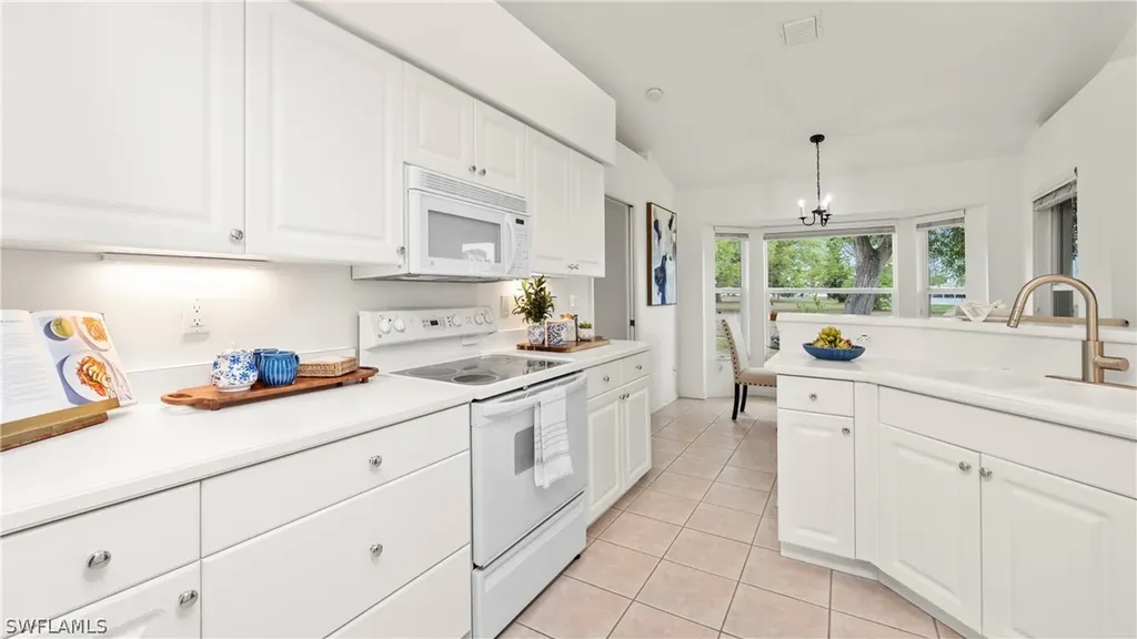 135 Estelle Drive Naples FL 34112