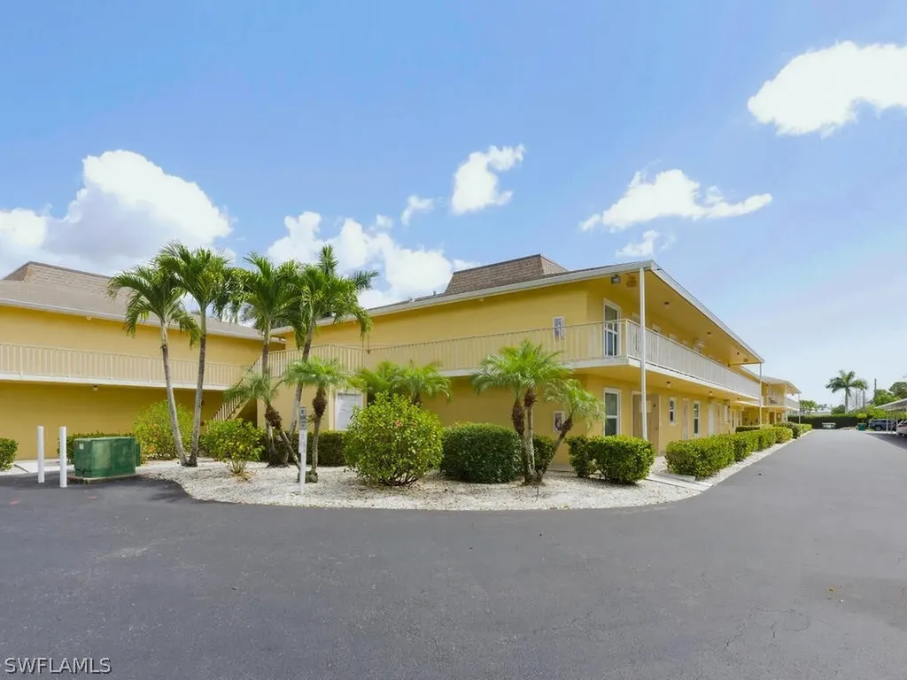 351 Charlemagne Boulevard Naples FL 34112