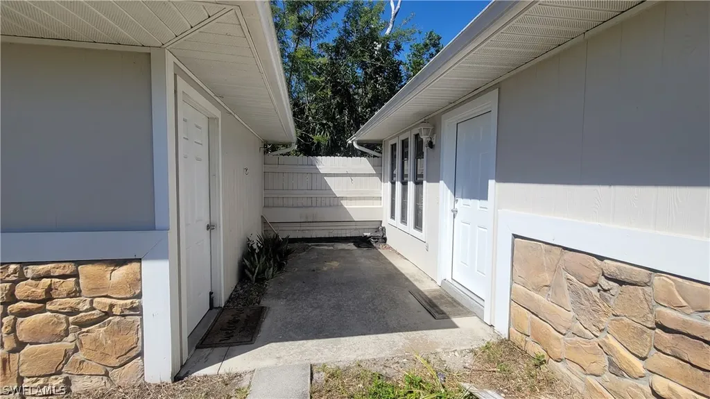 7504/7508 Pebble Beach Road Fort Myers FL 33967