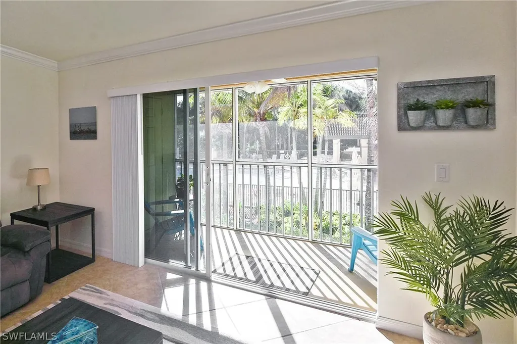 1125 Winding Pines Circle Cape Coral FL 33909