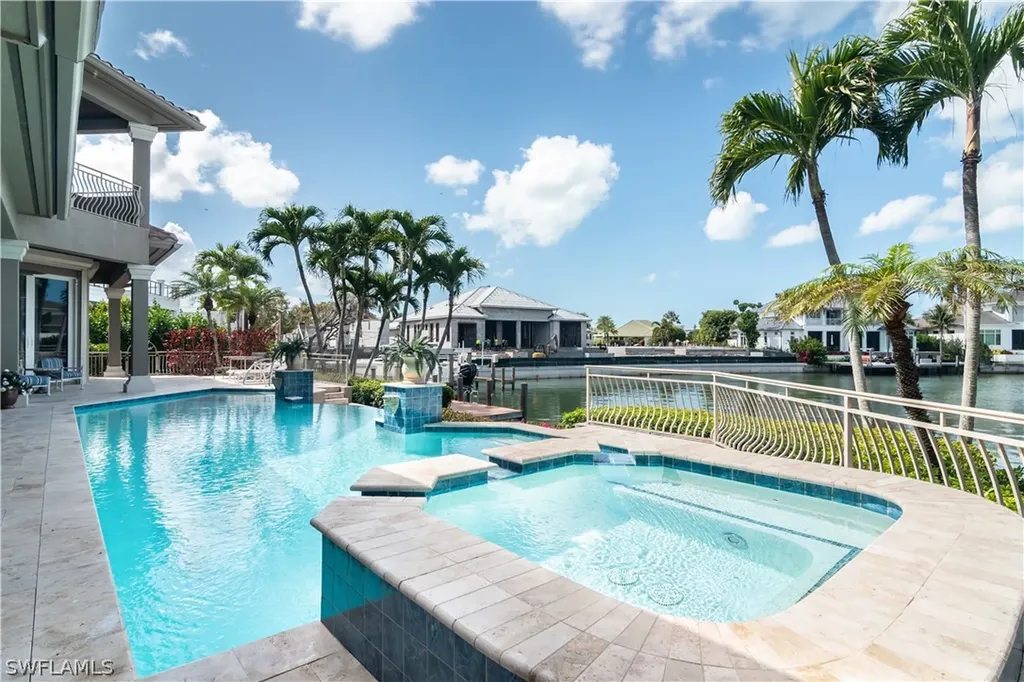 3433 Crayton Road Naples FL 34103