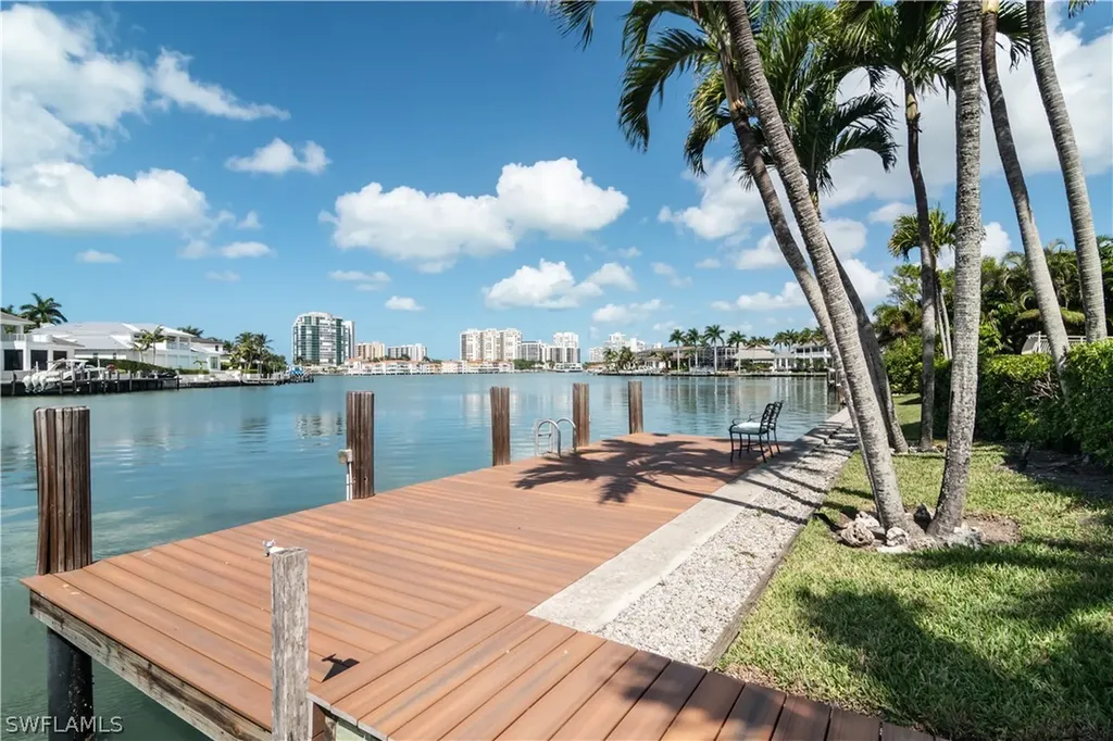 3433 Crayton Road Naples FL 34103