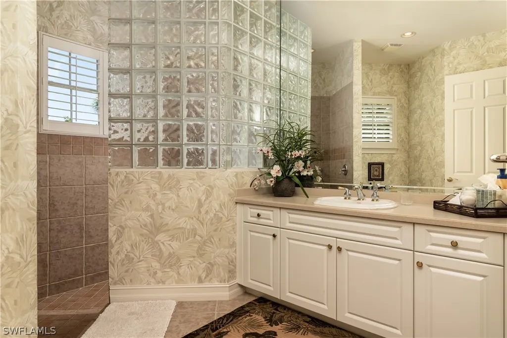 3433 Crayton Road Naples FL 34103