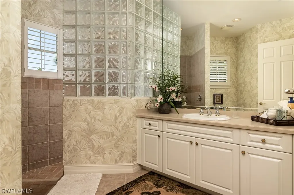 3433 Crayton Road Naples FL 34103