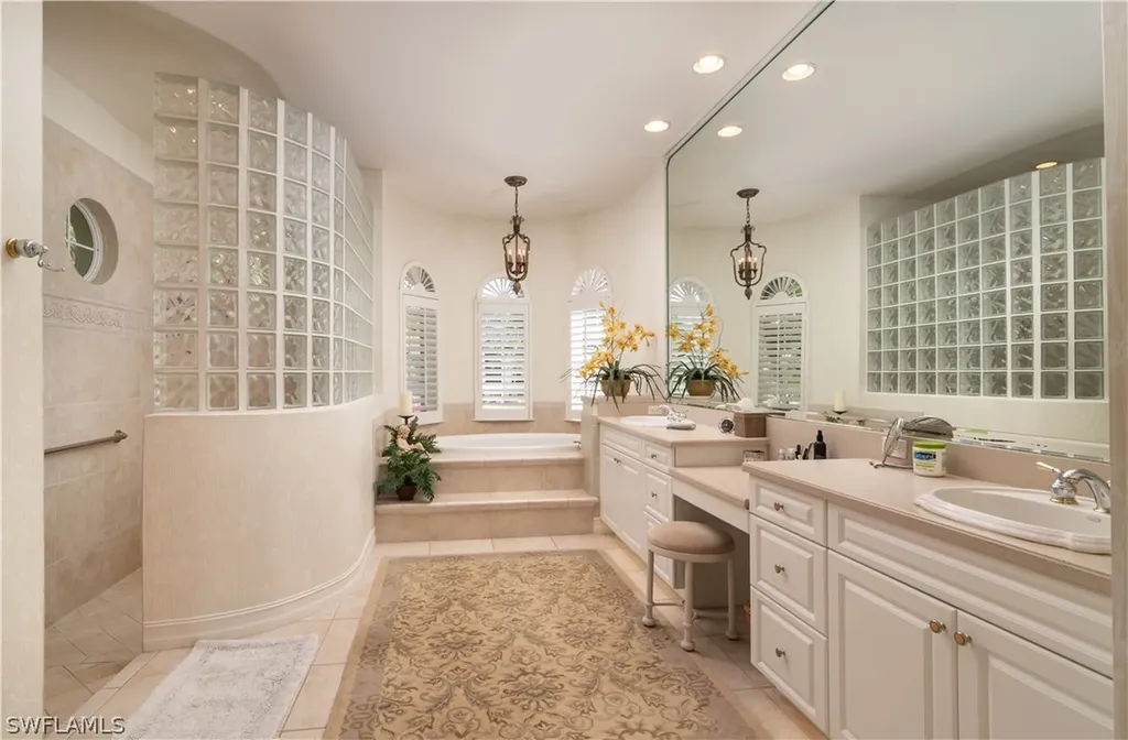3433 Crayton Road Naples FL 34103