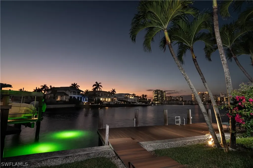 3433 Crayton Road Naples FL 34103