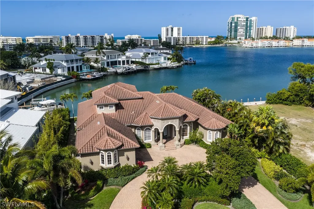 3433 Crayton Road Naples FL 34103
