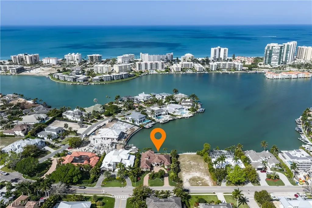 3433 Crayton Road Naples FL 34103