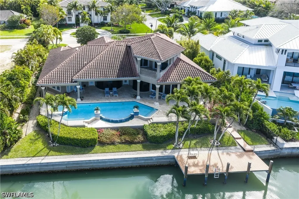 3433 Crayton Road Naples FL 34103