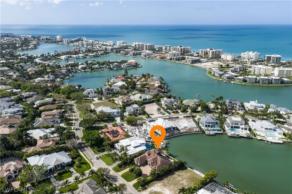 3433 Crayton Road Naples FL 34103