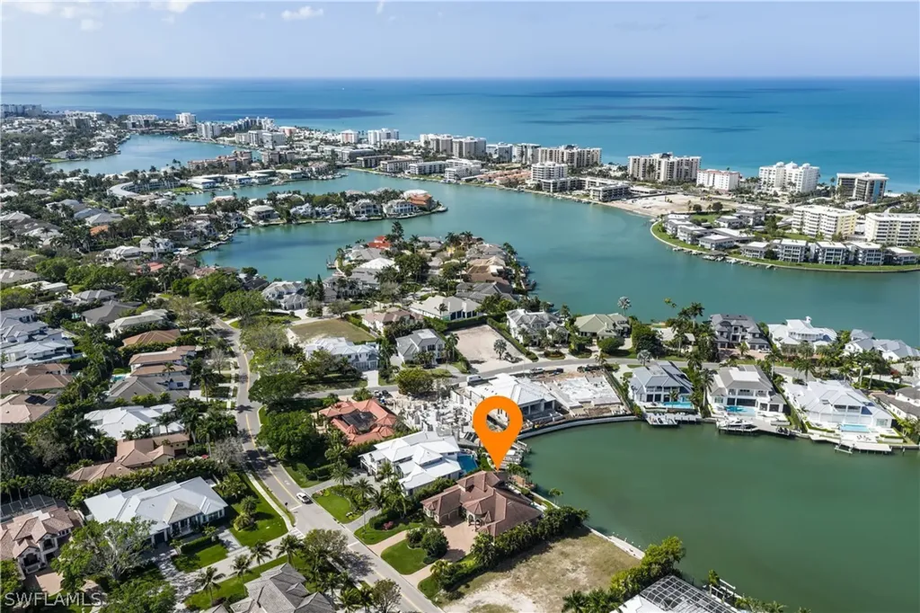 3433 Crayton Road Naples FL 34103
