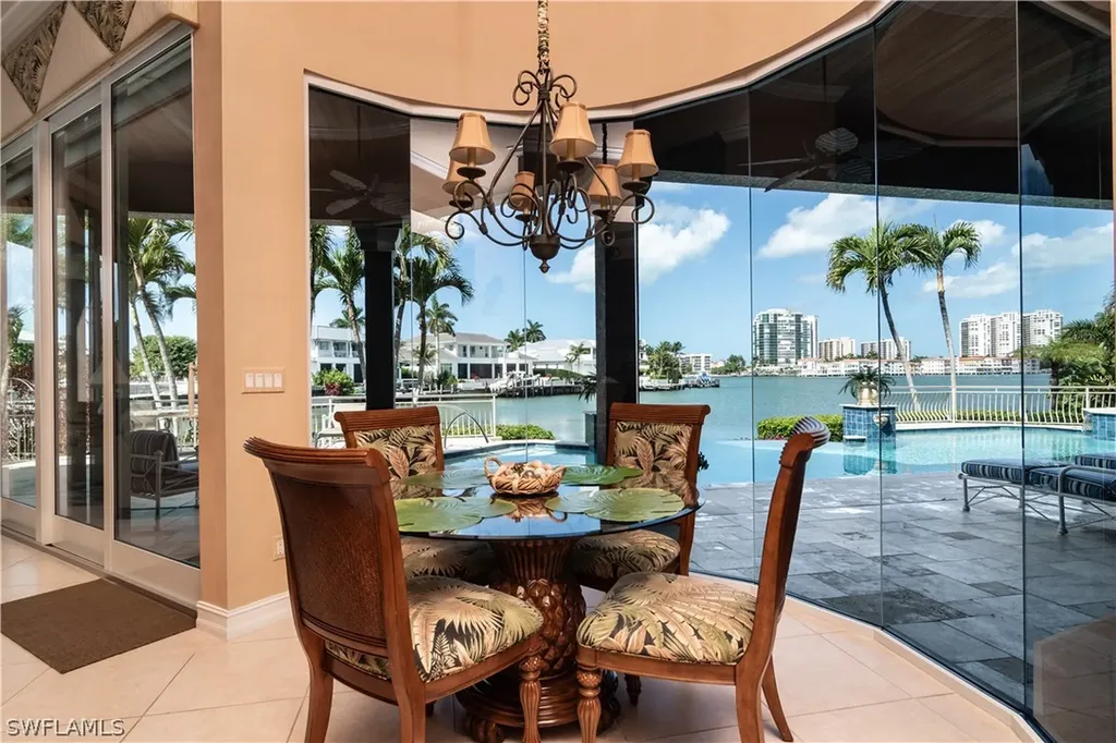 3433 Crayton Road Naples FL 34103