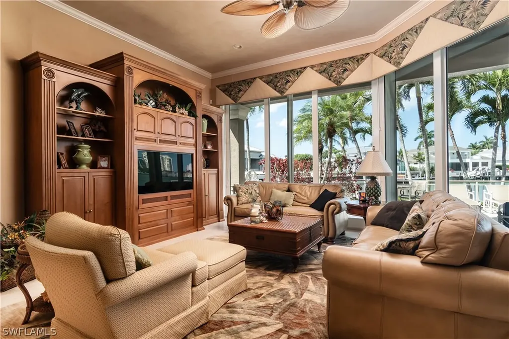 3433 Crayton Road Naples FL 34103